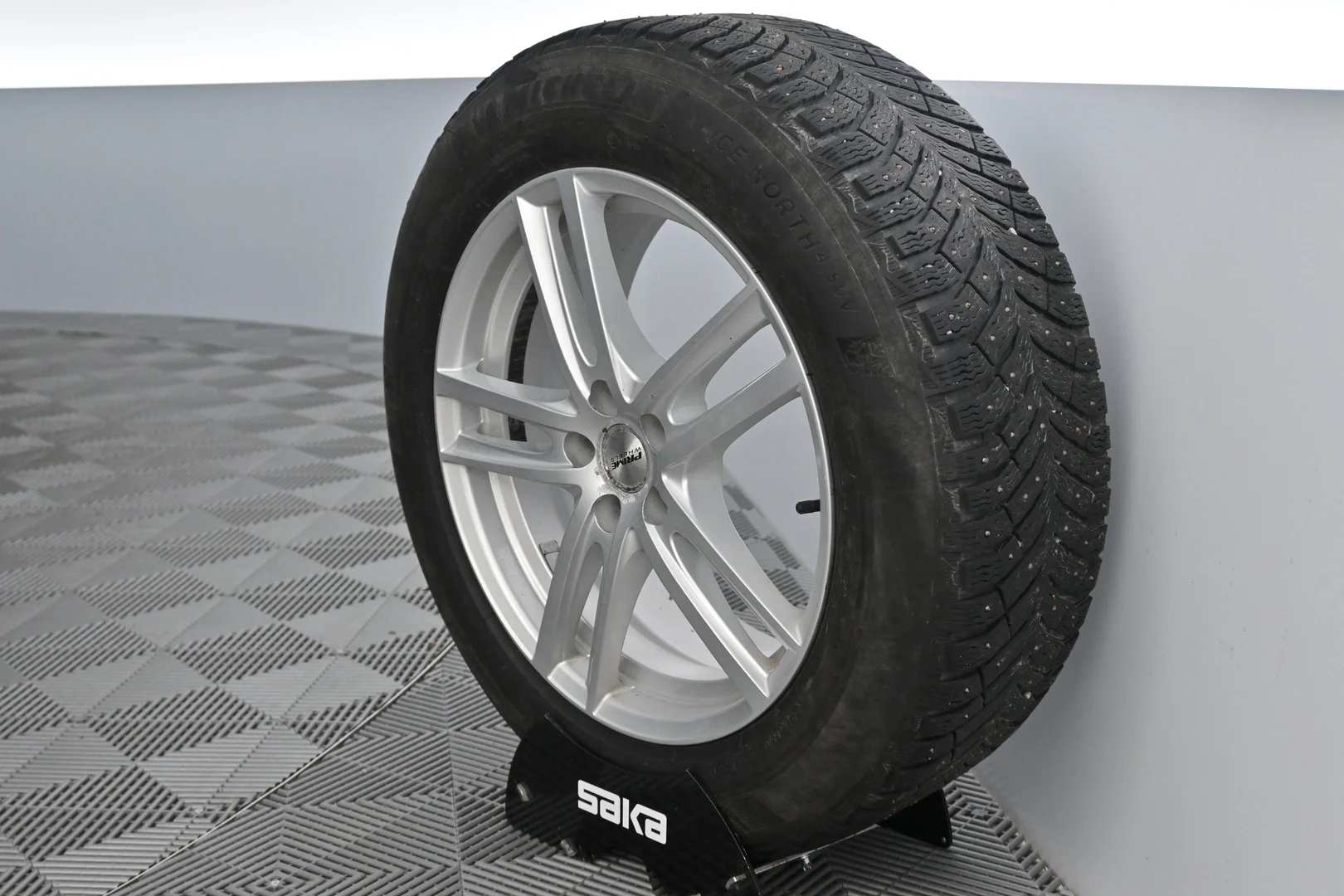Car Image - 3zHdd65oEoUEbml5llbsC3