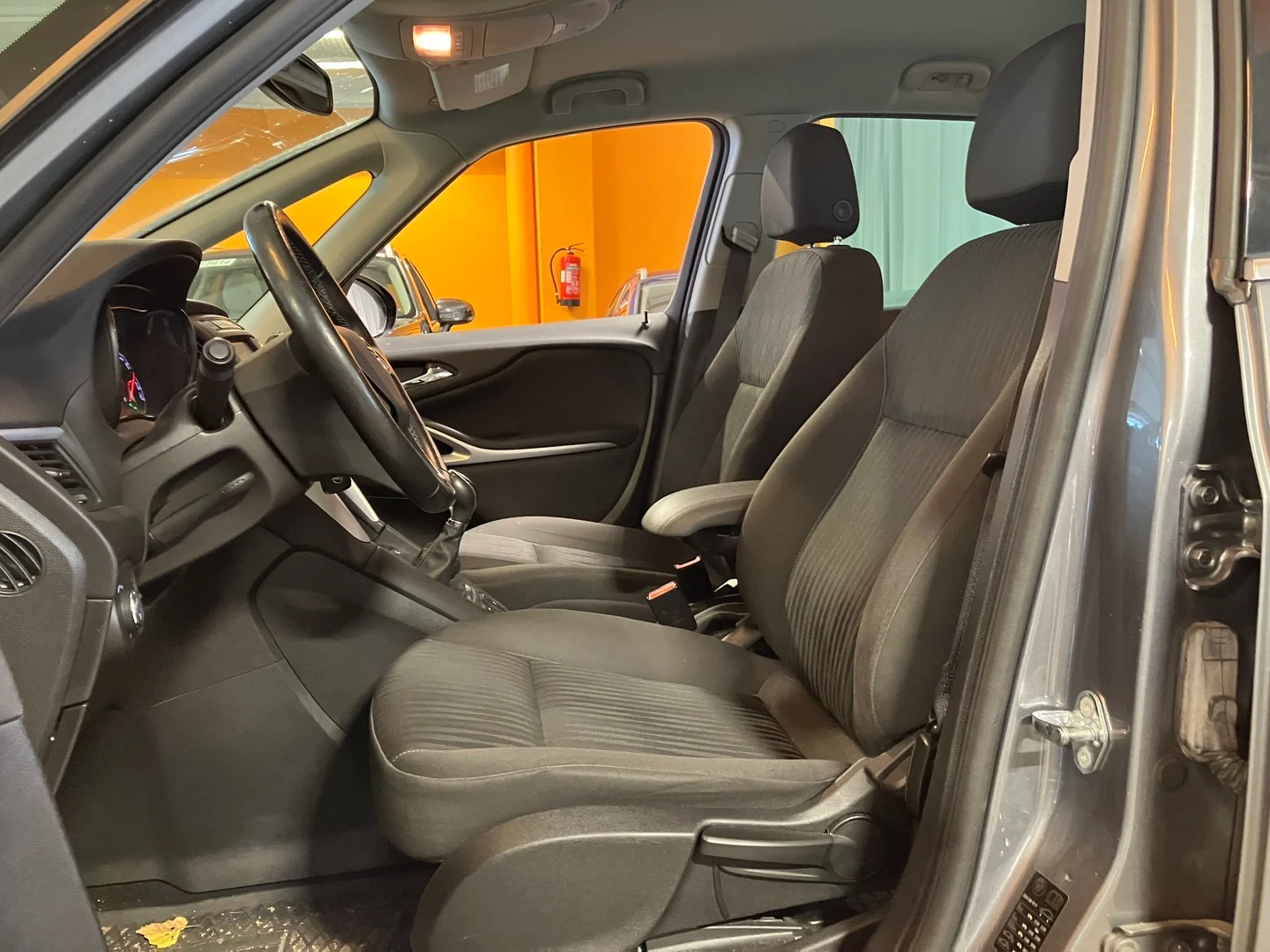 Car Image - 5eDj8pSy91G7RnObEPdlyi