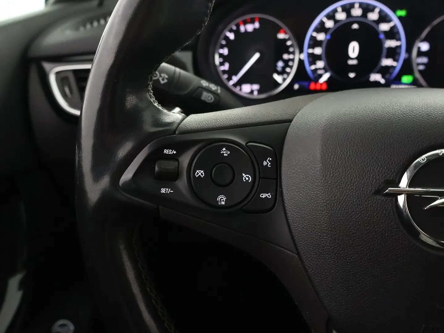 Car Image - 4e2V9XNGk8qTuFoMZzAnIM