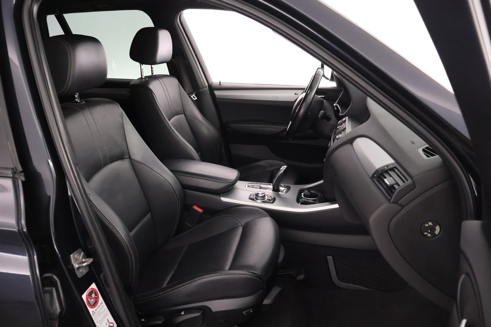 Car Image - bNyL0xdipFiKLkVPgUkjW