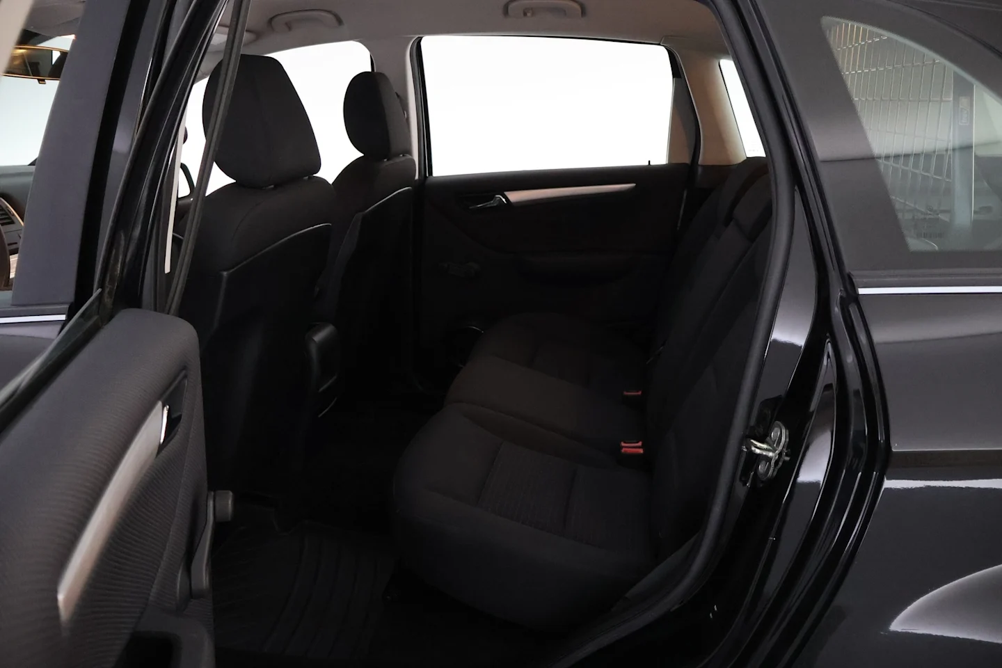 Car Image - 2pvQX6CKiB5zWtb3jeL3C0