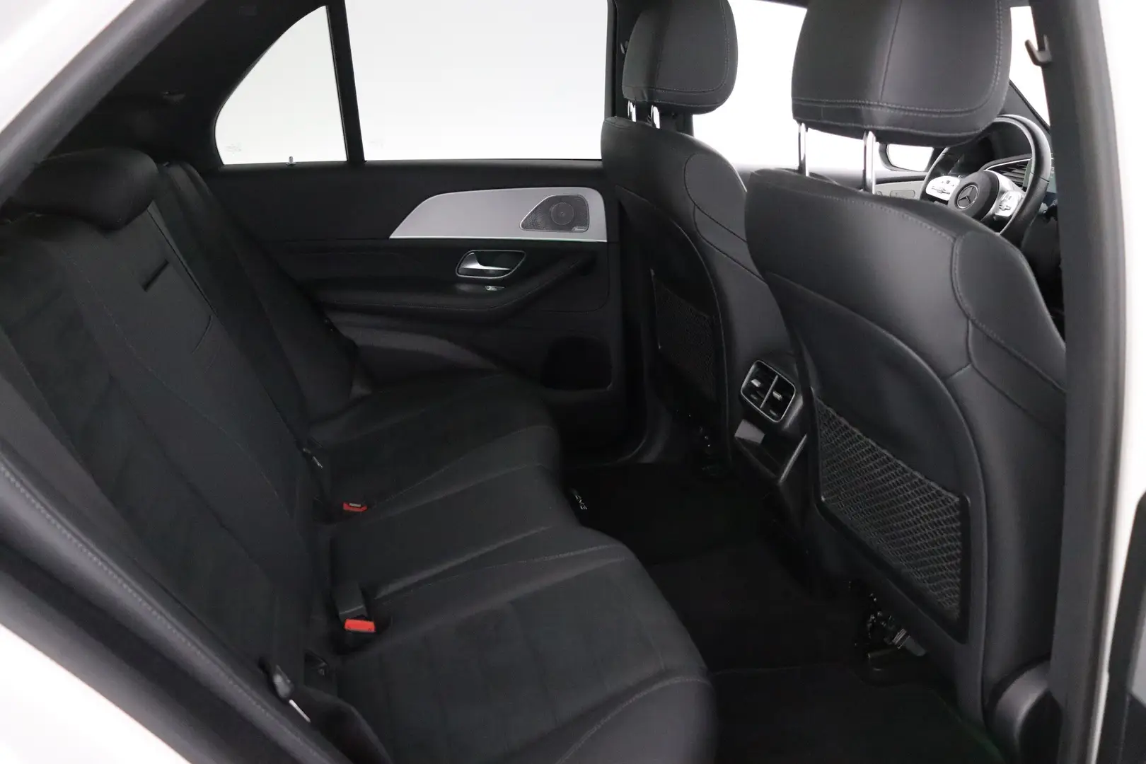 Car Image - 2NsUQdo8wbBNBdrLOJs6vq