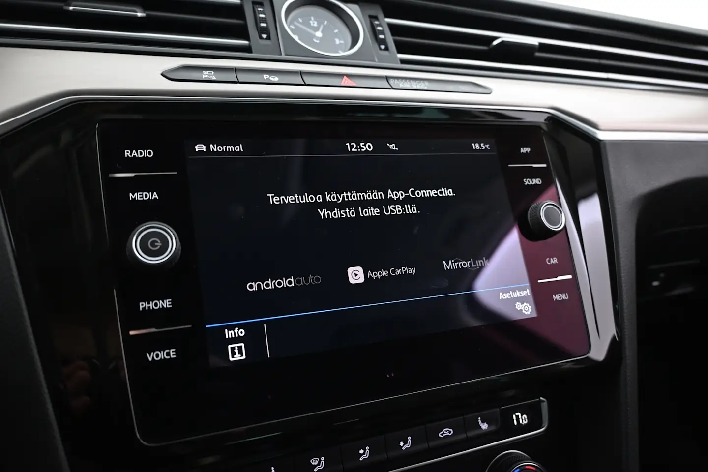 Car Image - 1FBi9mCdycl7sjD6C6FxyT