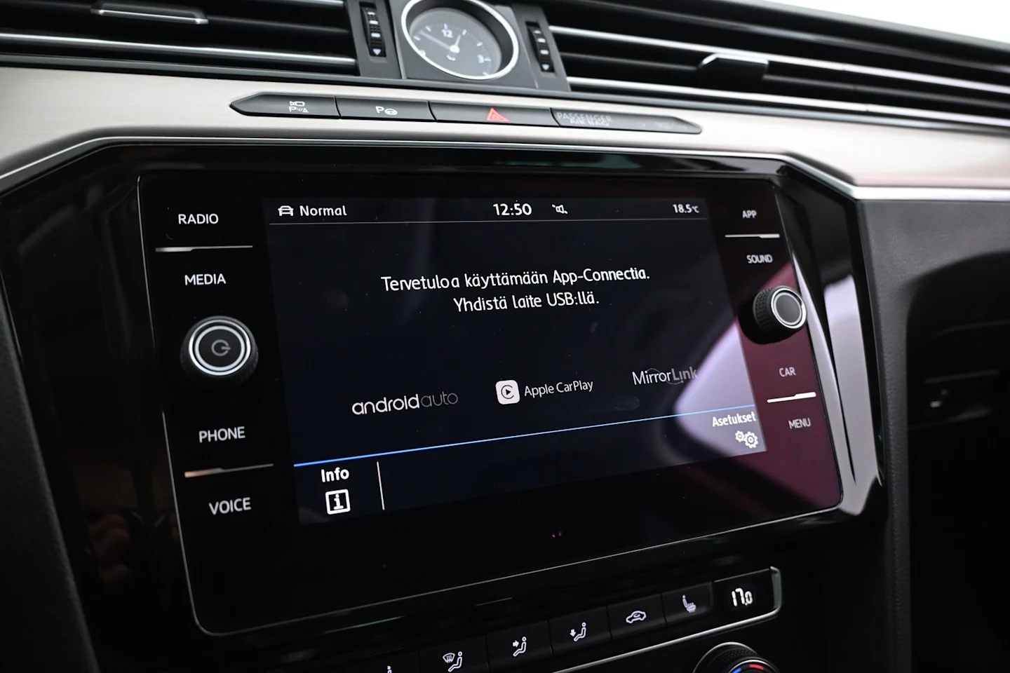 Car Image - 1FBi9mCdycl7sjD6C6FxyT