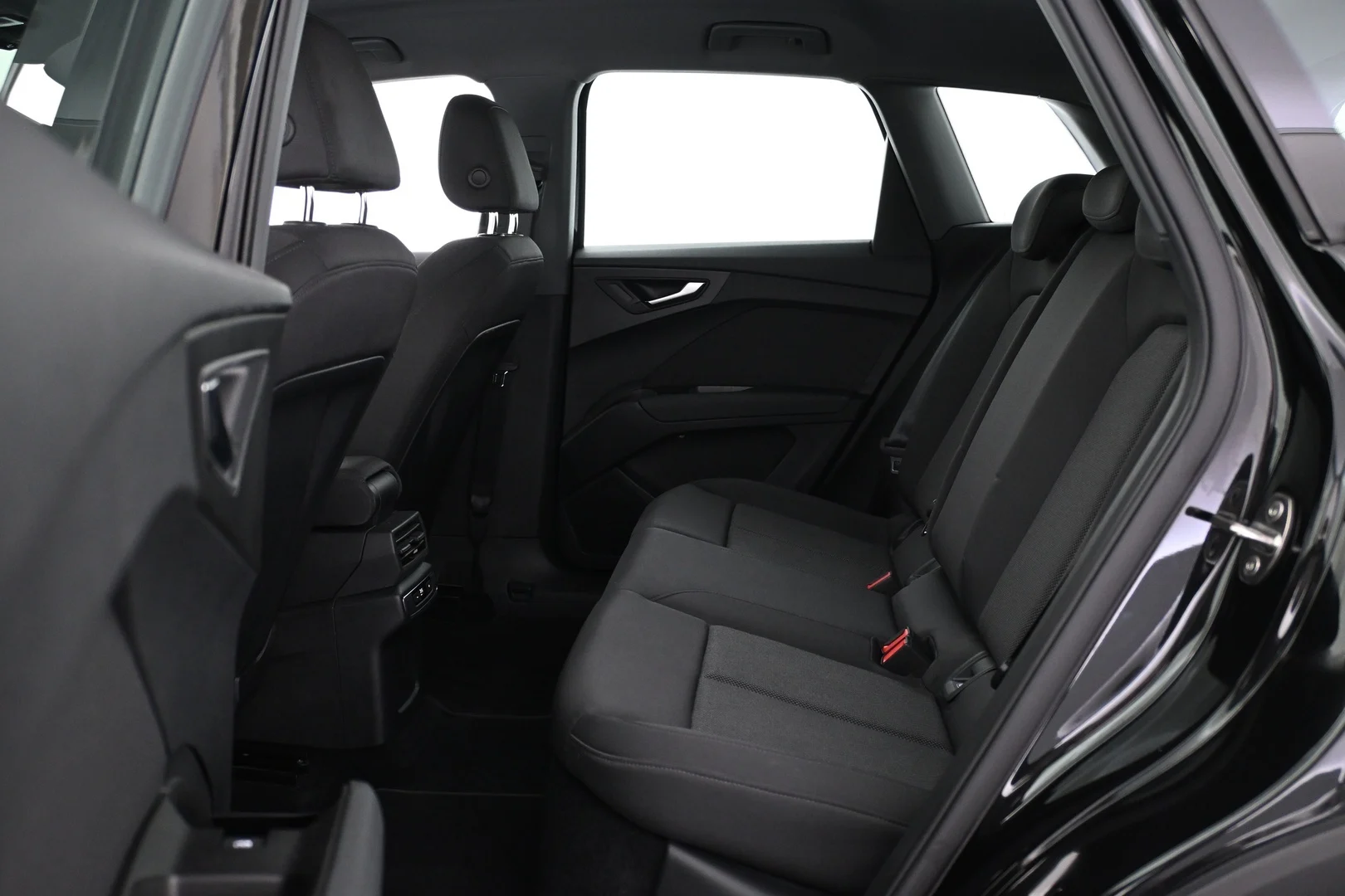 Car Image - 1XMRU0igZClrzPoUaMgIRl