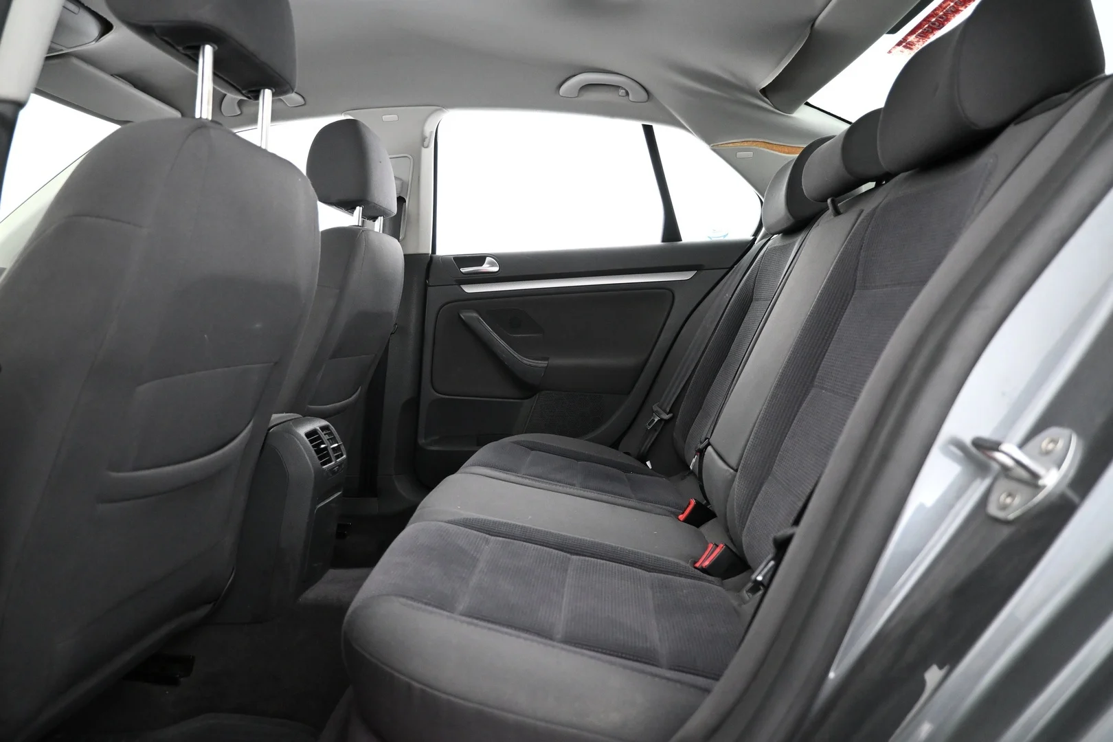 Car Image - 2cYOklEwwFe5wyV6qcwJ7y