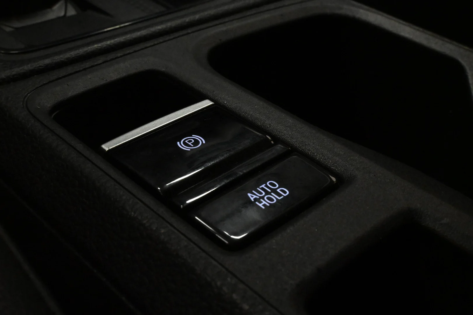 Car Image - 76w6dzZU7m9HYeGAnZNctA