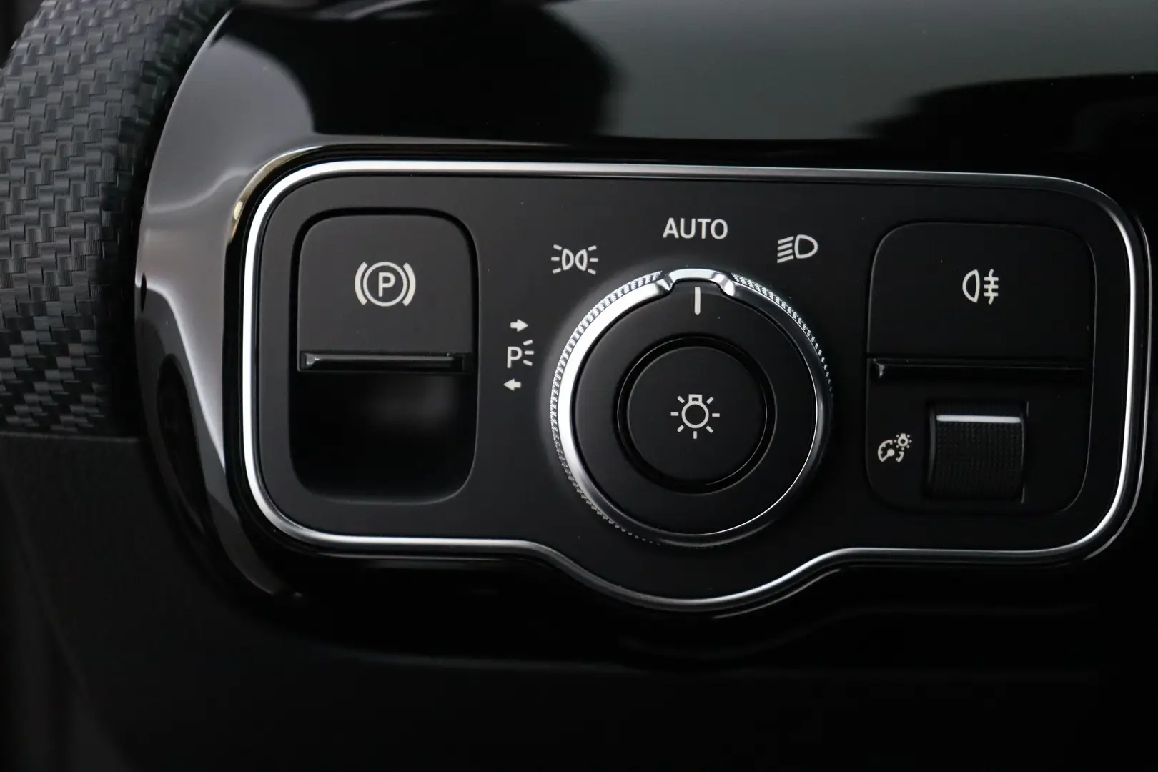 Car Image - 25bDwhlmVnhVu0WKUe7xkP