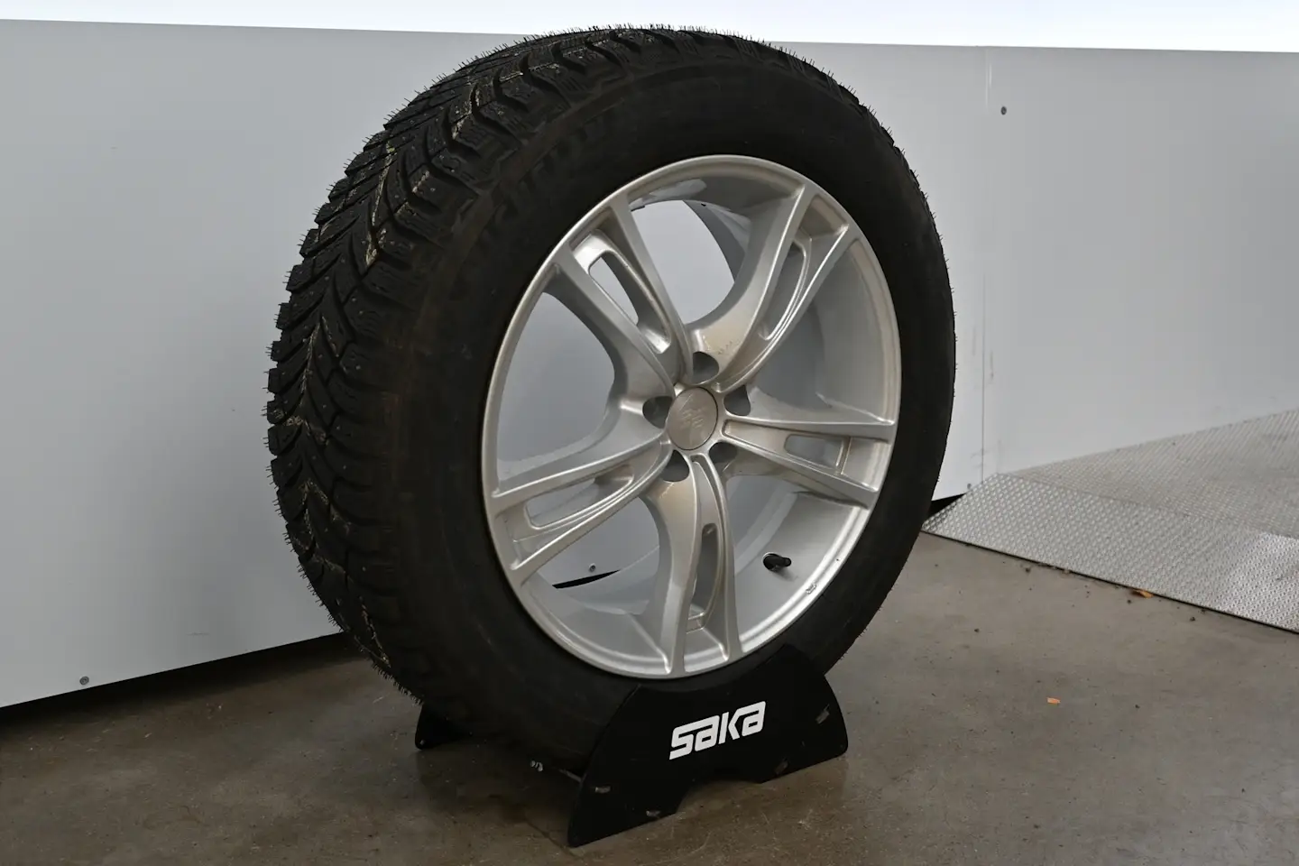 Car Image - 59kb0aRmb20zl75Mn9UMXR
