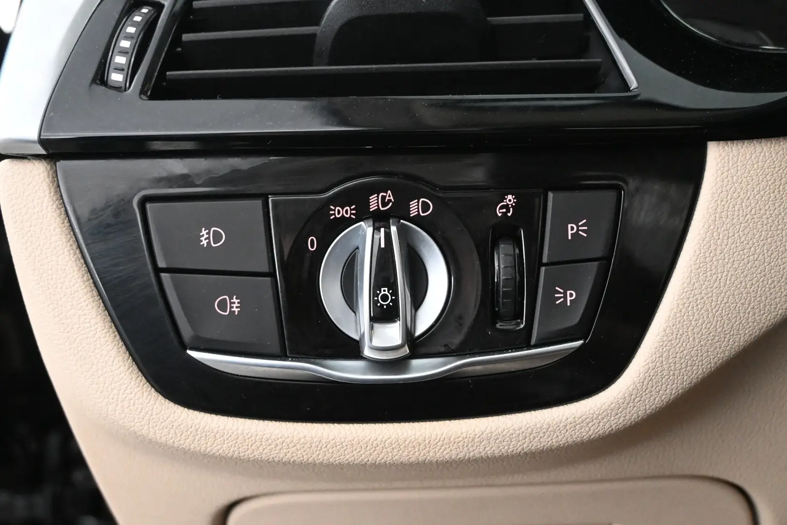 Car Image - 52GRVCMTVeOTKt0kbRrc5x