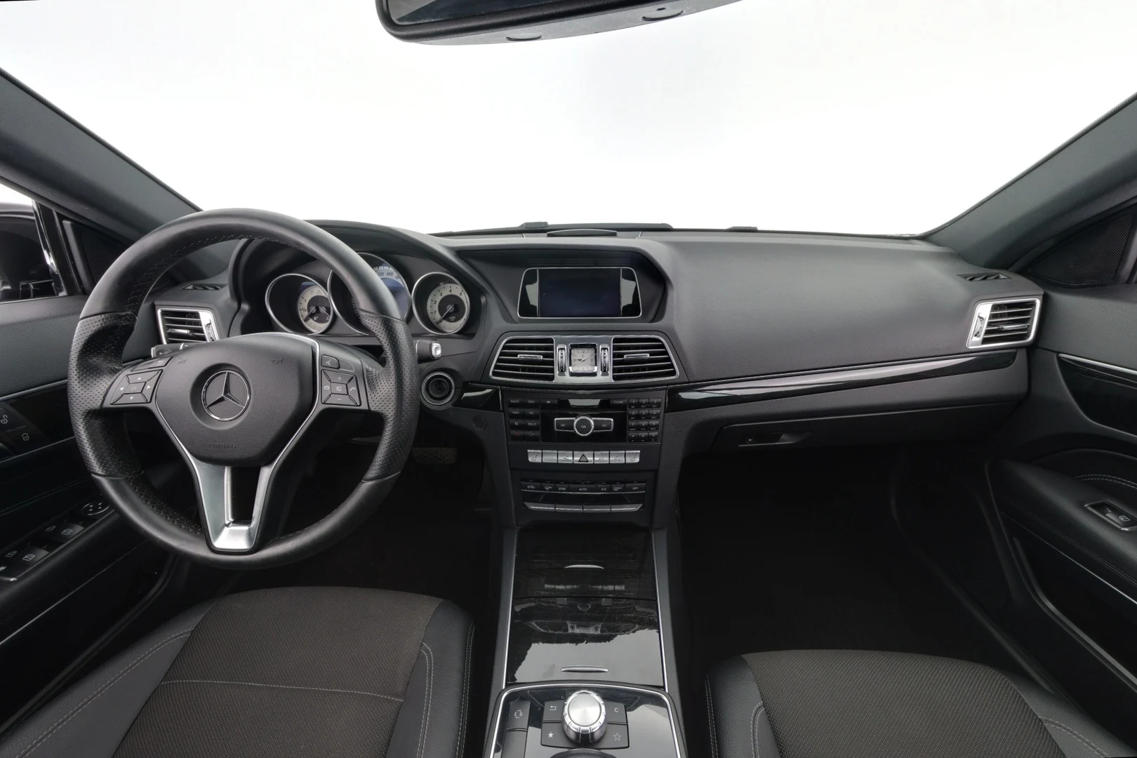 Car Image - 73MH907UkaLdPniDMmT5uR