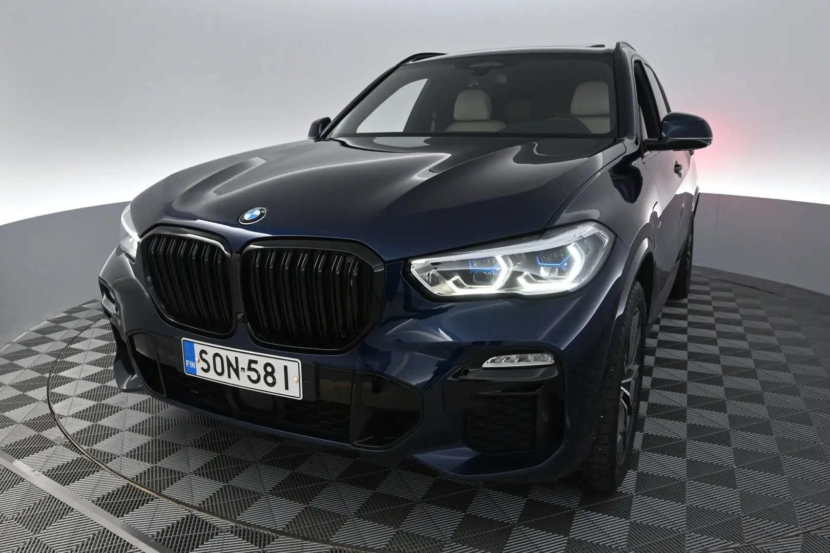 Car Image - 3z18sxEGfI2De7BUXTvgdJ
