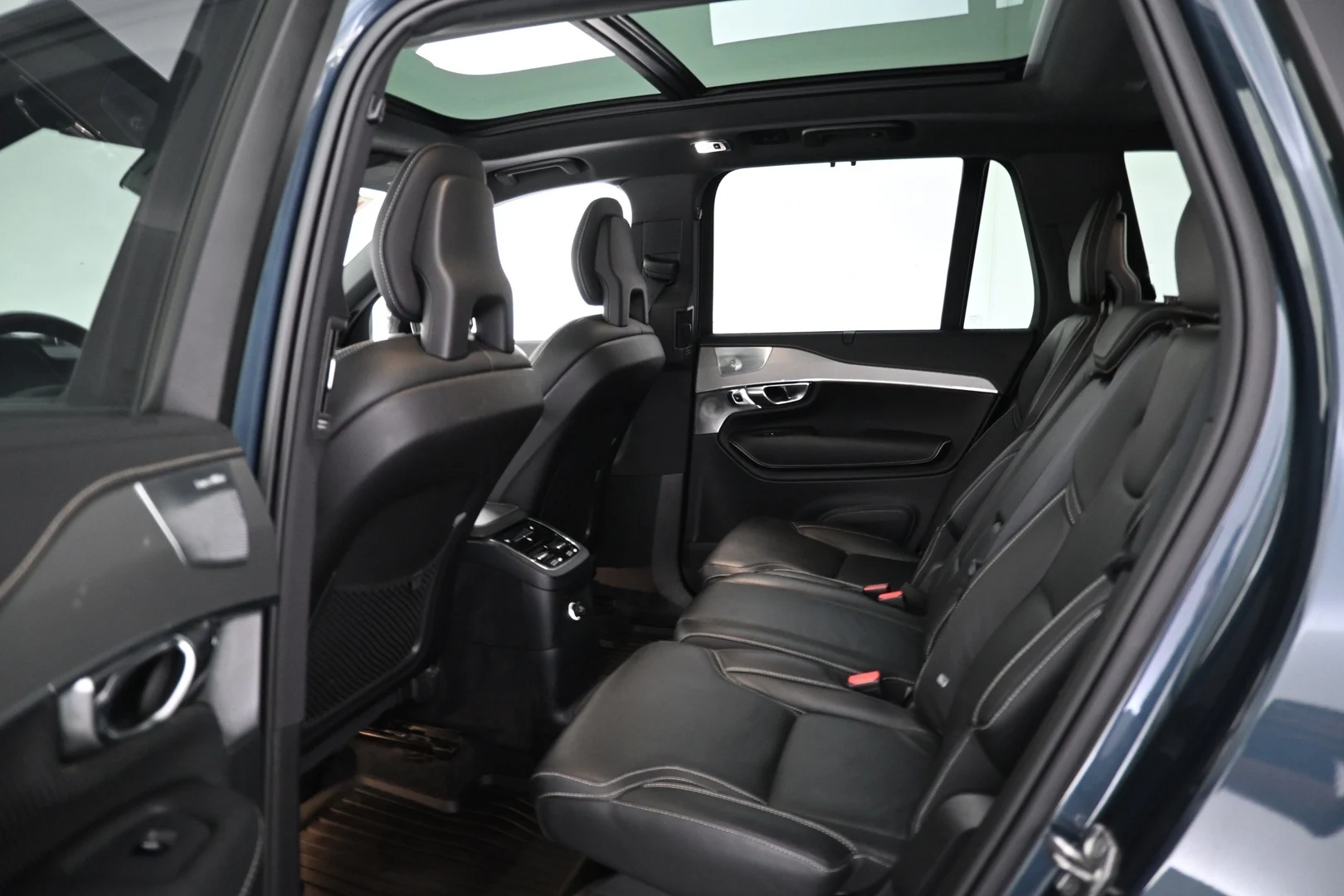 Car Image - 2OGLlL2GOPHj1naBpZ51so