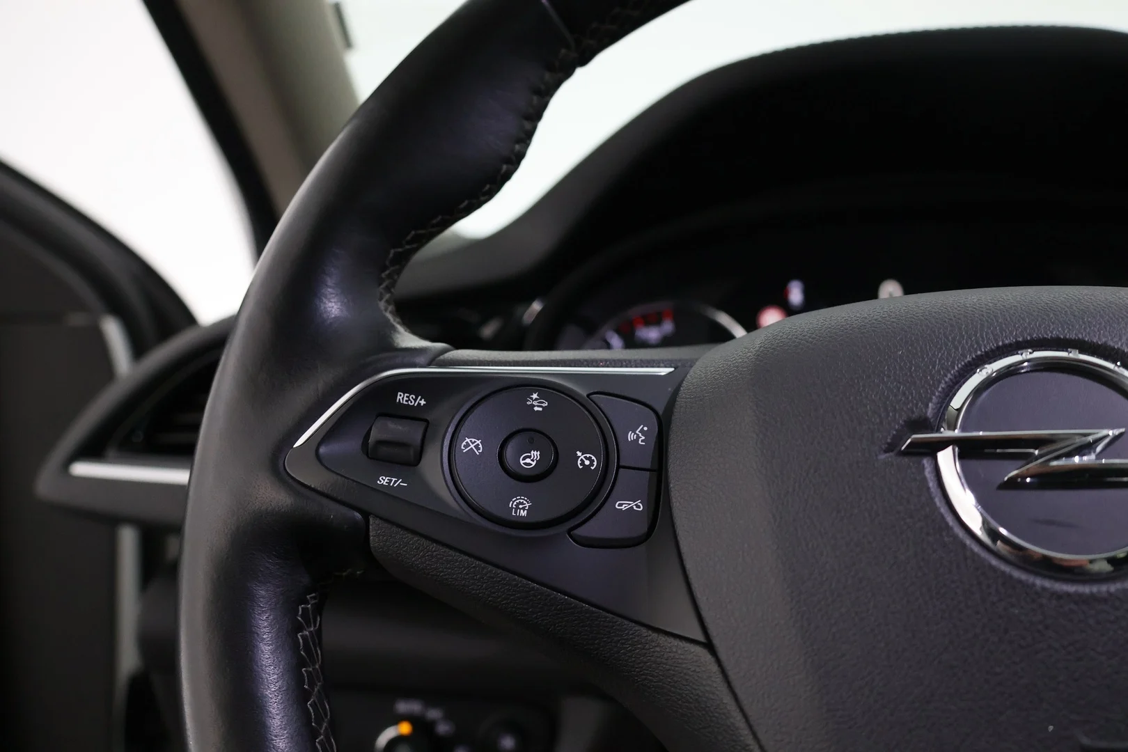 Car Image - 32XrjrrLno3xYp6ljFl9pZ