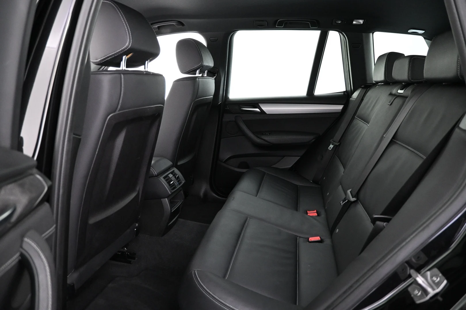 Car Image - b9jQj8D0GsCijpInMeQLZ