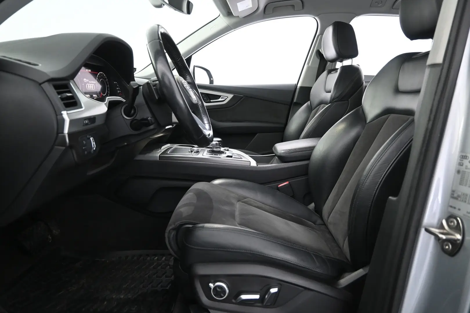Car Image - 65Um2n2yoVvUtpGWHJYpfe