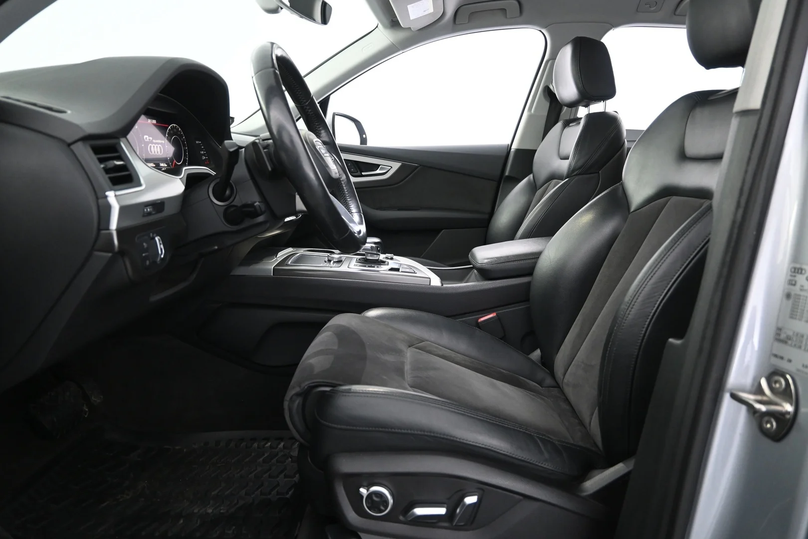 Car Image - 65Um2n2yoVvUtpGWHJYpfe
