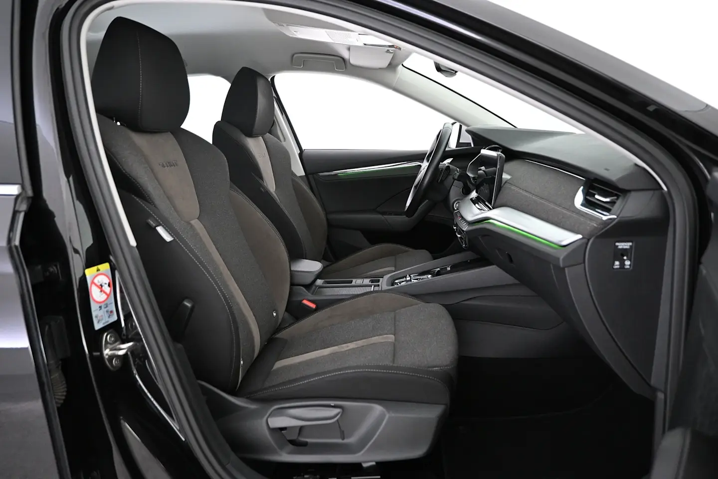 Car Image - UunPpROg0z6VOzF8VRda9