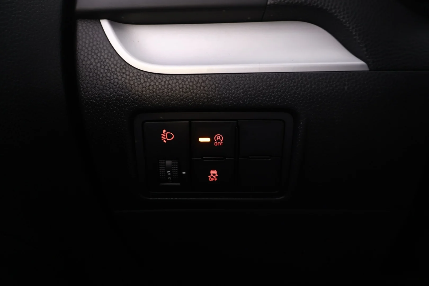 Car Image - 6VUpmYobuykVUw0mmzTIcL