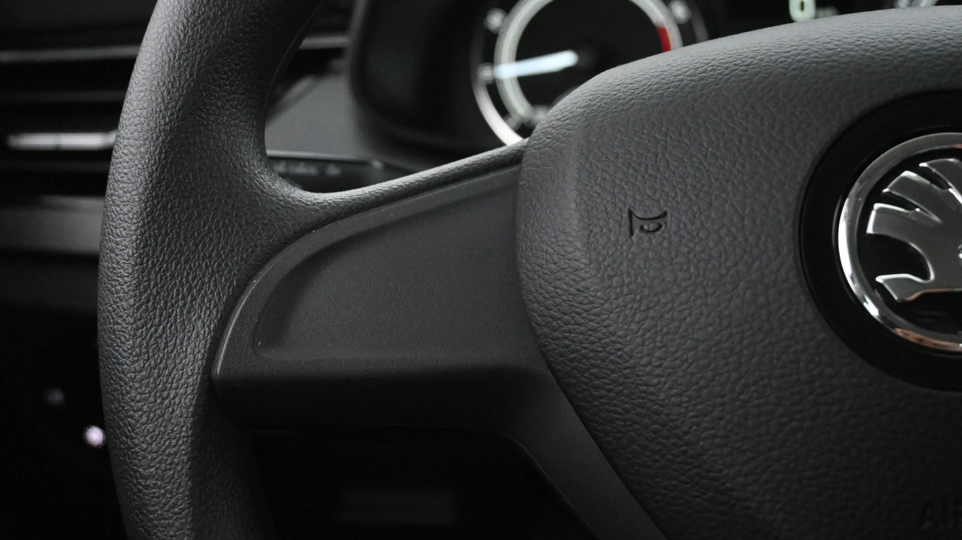 Car Image - 2bIPApfZgccO0YqcXAd8bm