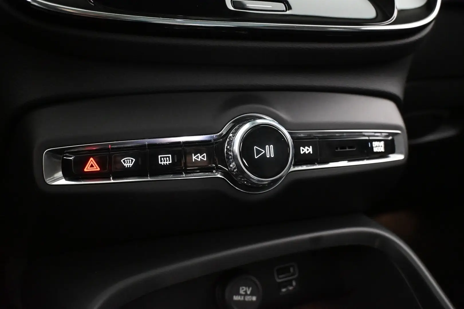Car Image - vsKuzJ5VKboeEMwWi2dsE