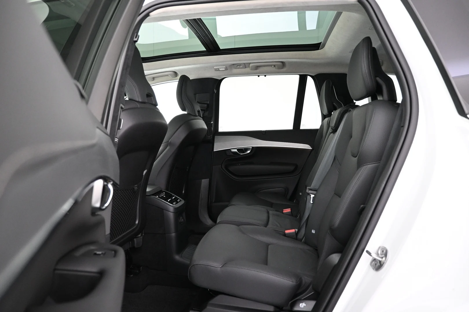 Car Image - 5LqwdIcnE2ESi2p8T2kZKU