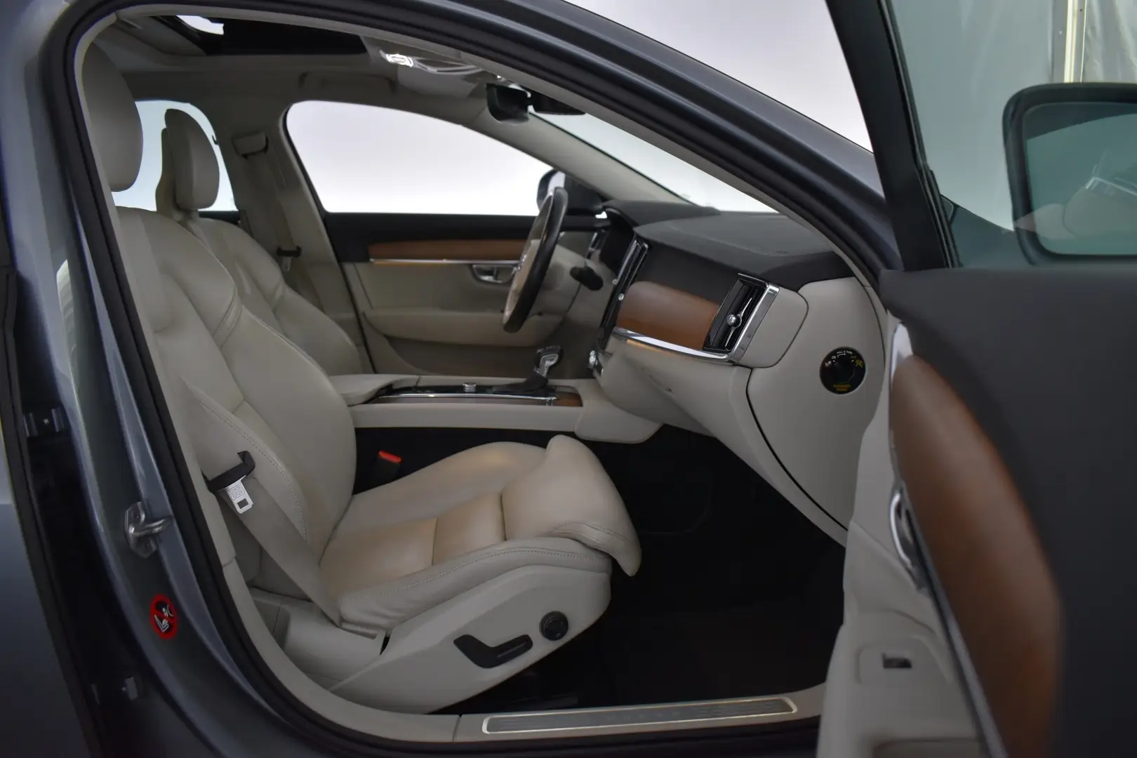 Car Image - 3CPNwNgsBFYMF6OHWsXgNW