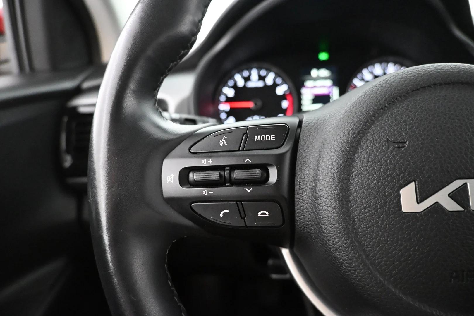 Car Image - IAoZhAnRXgvLewQyaOWOj