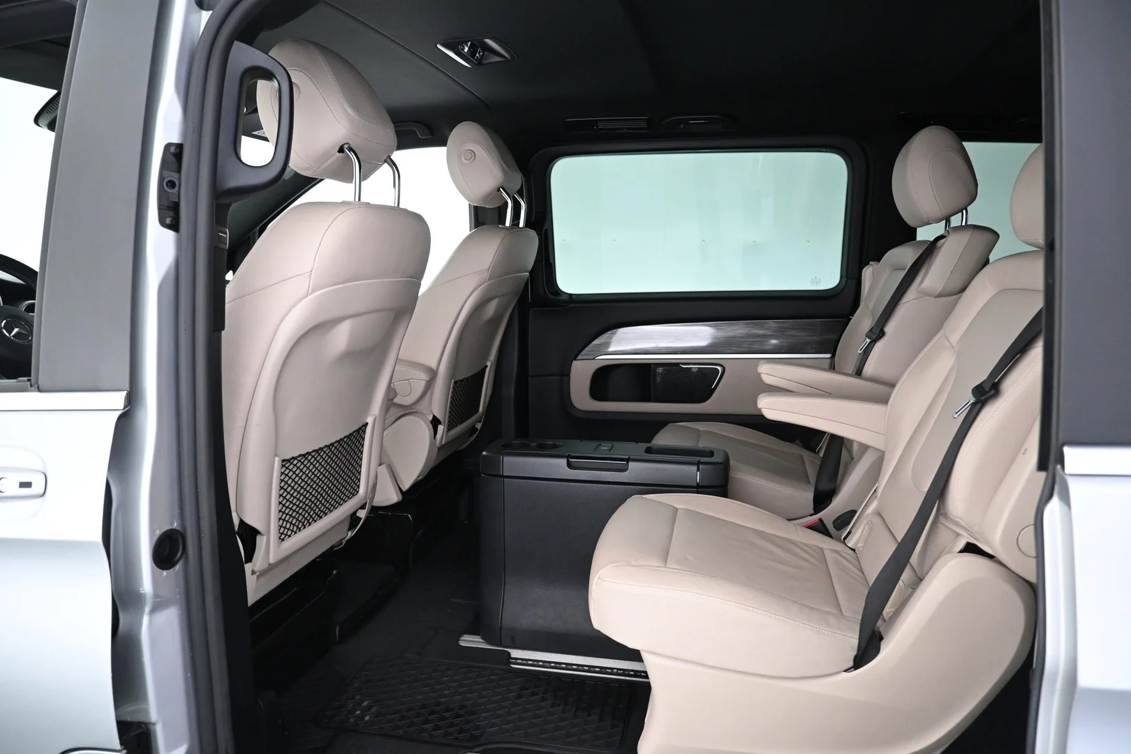 Car Image - 23fm6KtyYLUp9GmmLG37lx