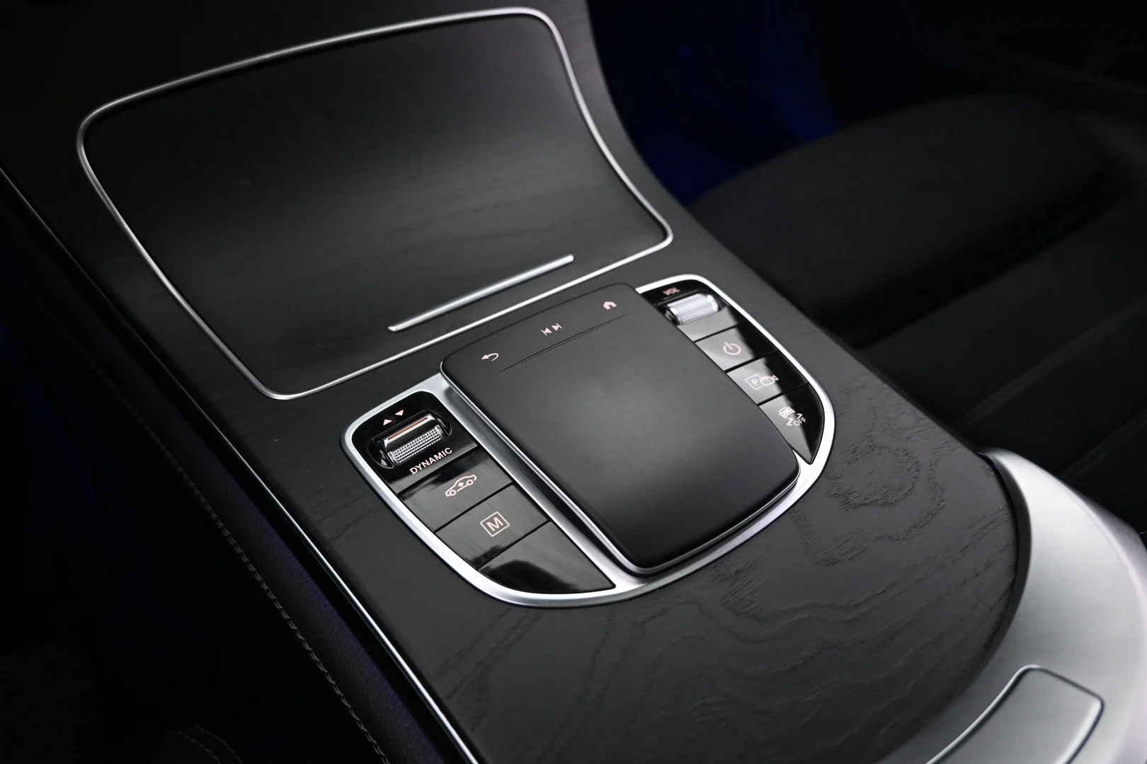 Car Image - 4wzCYuLYxyzpGHZQUmdlyc