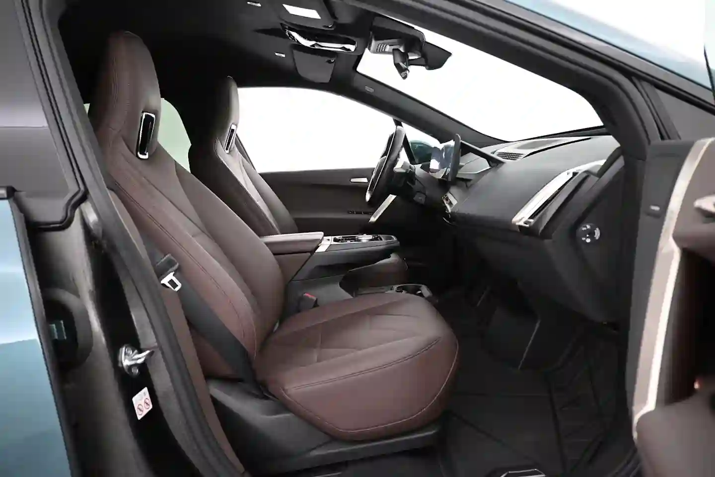 Car Image - 691eIaxDq35byf84DXfH5F
