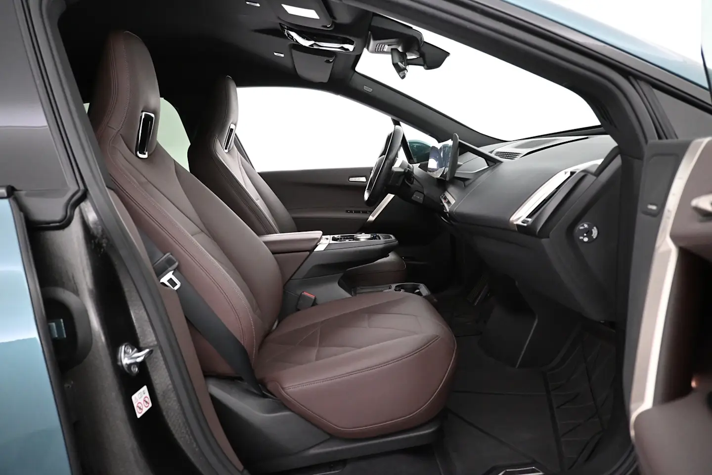 Car Image - 691eIaxDq35byf84DXfH5F