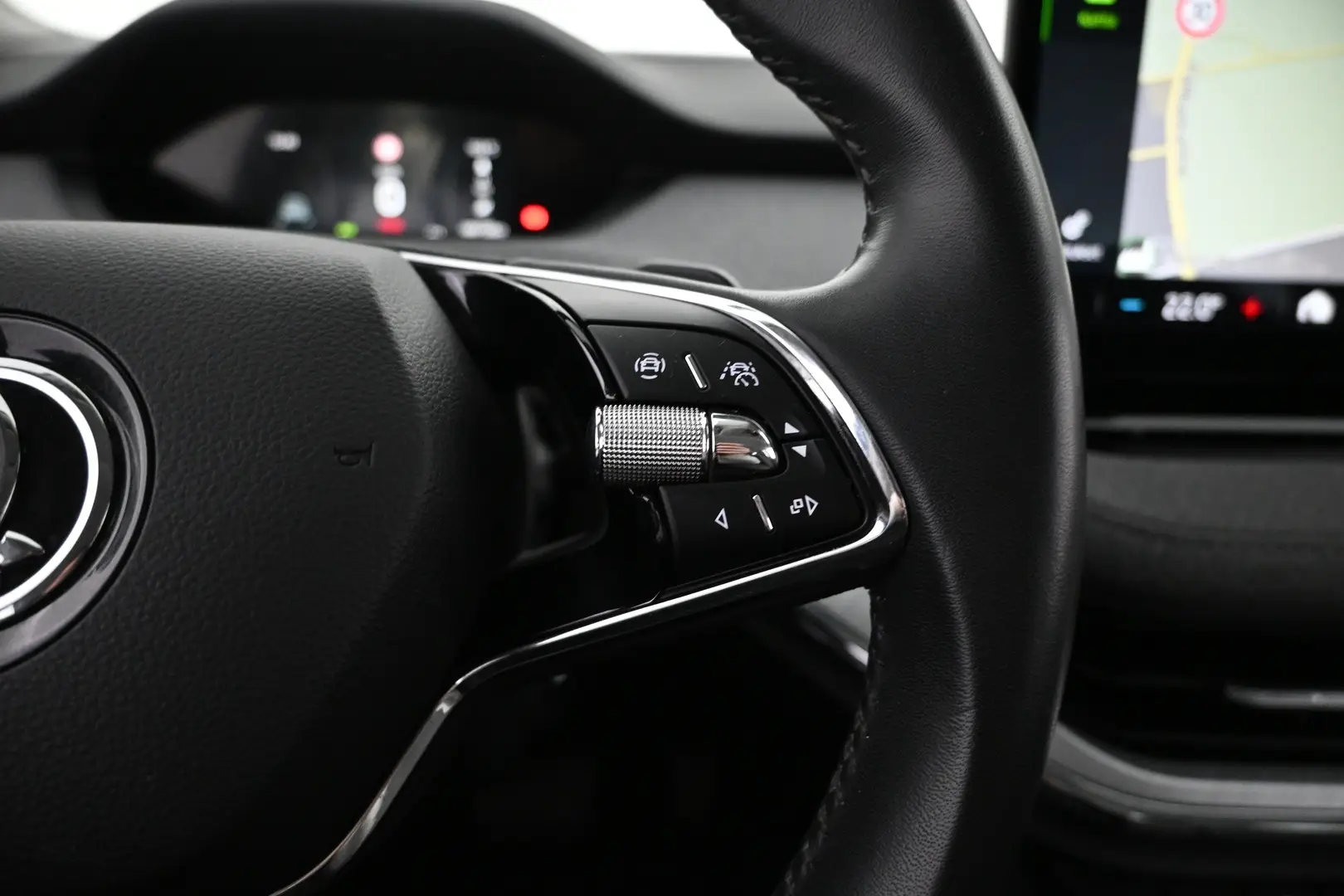 Car Image - Sx5FfyAITcq6GHgIKhwgO