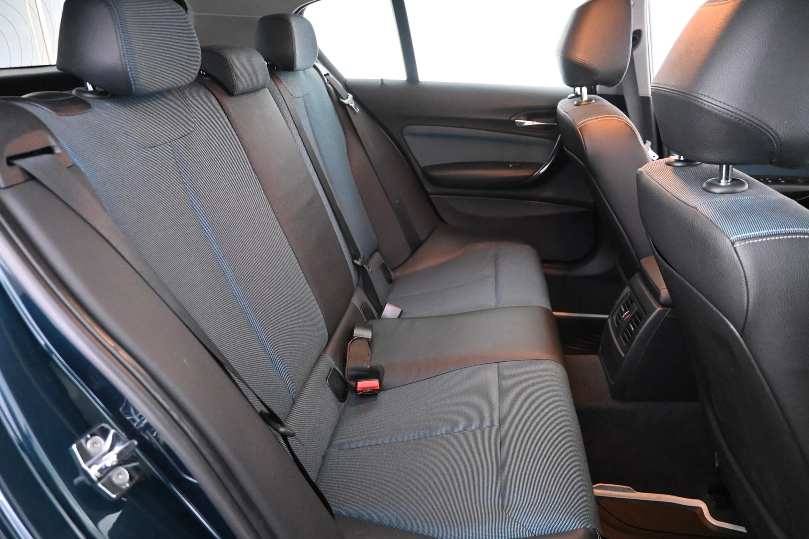 Car Image - 5TIBUE1HUBfh5ZXo5JHROO