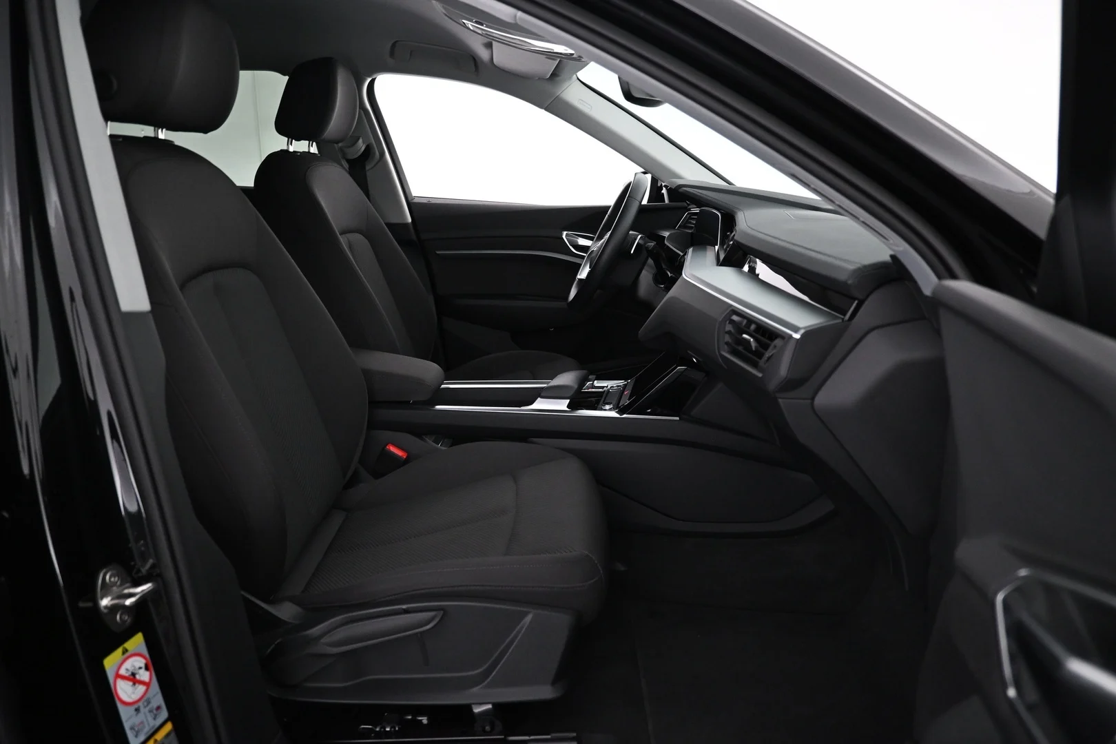 Car Image - 3T1cjXgriZttykpeS5iboj