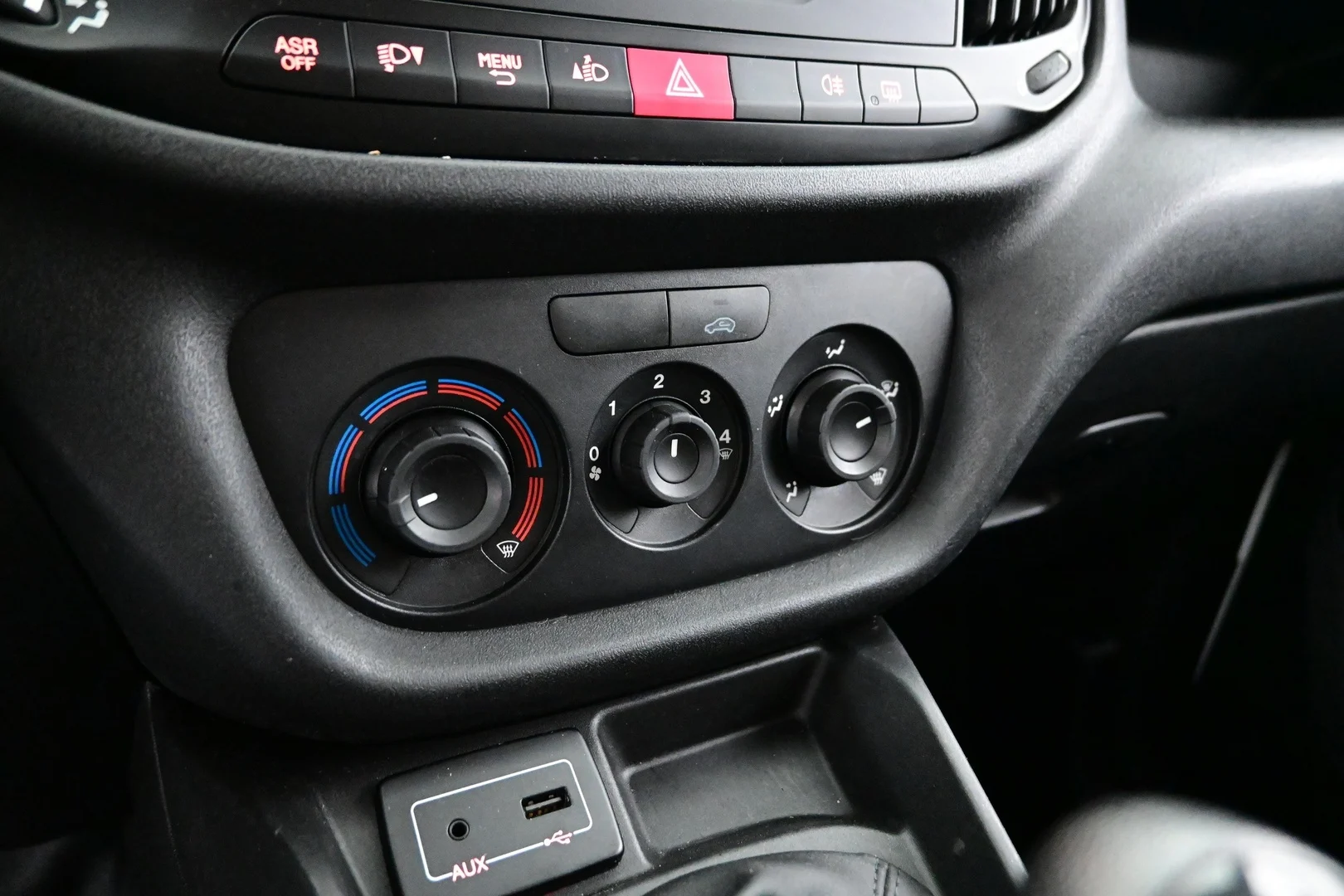 Car Image - 2xwtwzHRRtbAFF870g7ch7