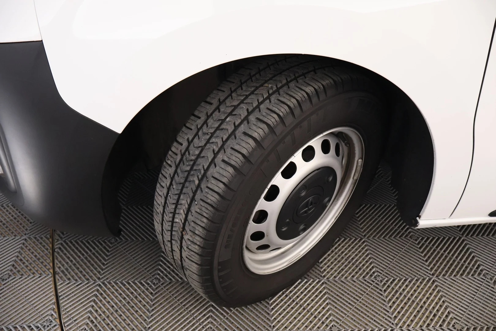 Car Image - 1377pTjQrSx66tGjxPoAHL