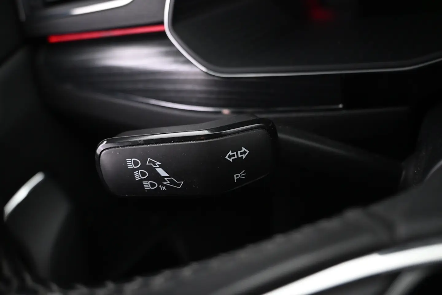 Car Image - 18XN1WL3c4vSF55U1BgOzL