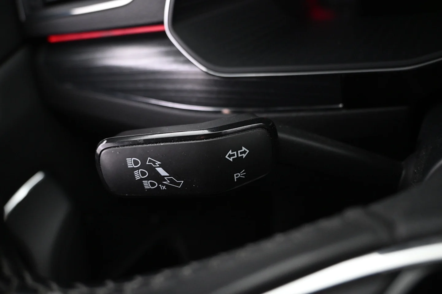 Car Image - 18XN1WL3c4vSF55U1BgOzL