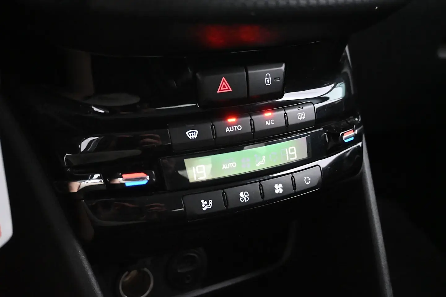 Car Image - 17a8QTGEnIUkFN3OHgB3Xd