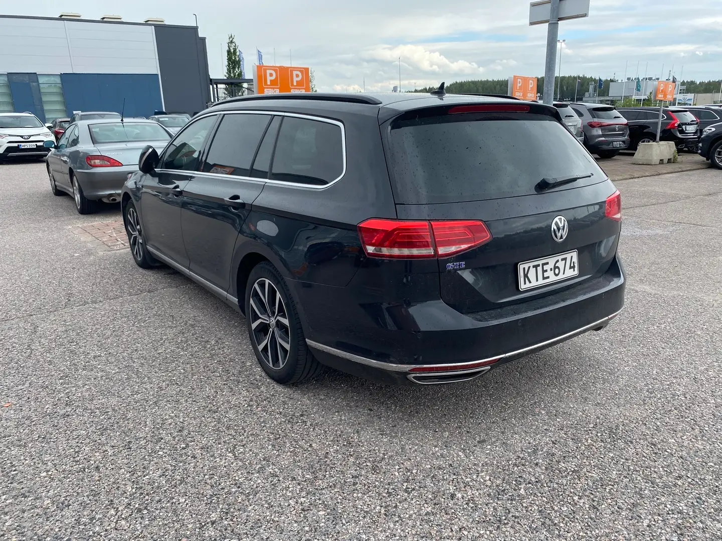 Car Image - zWCTa2t8R8PMMeJ0z7C75