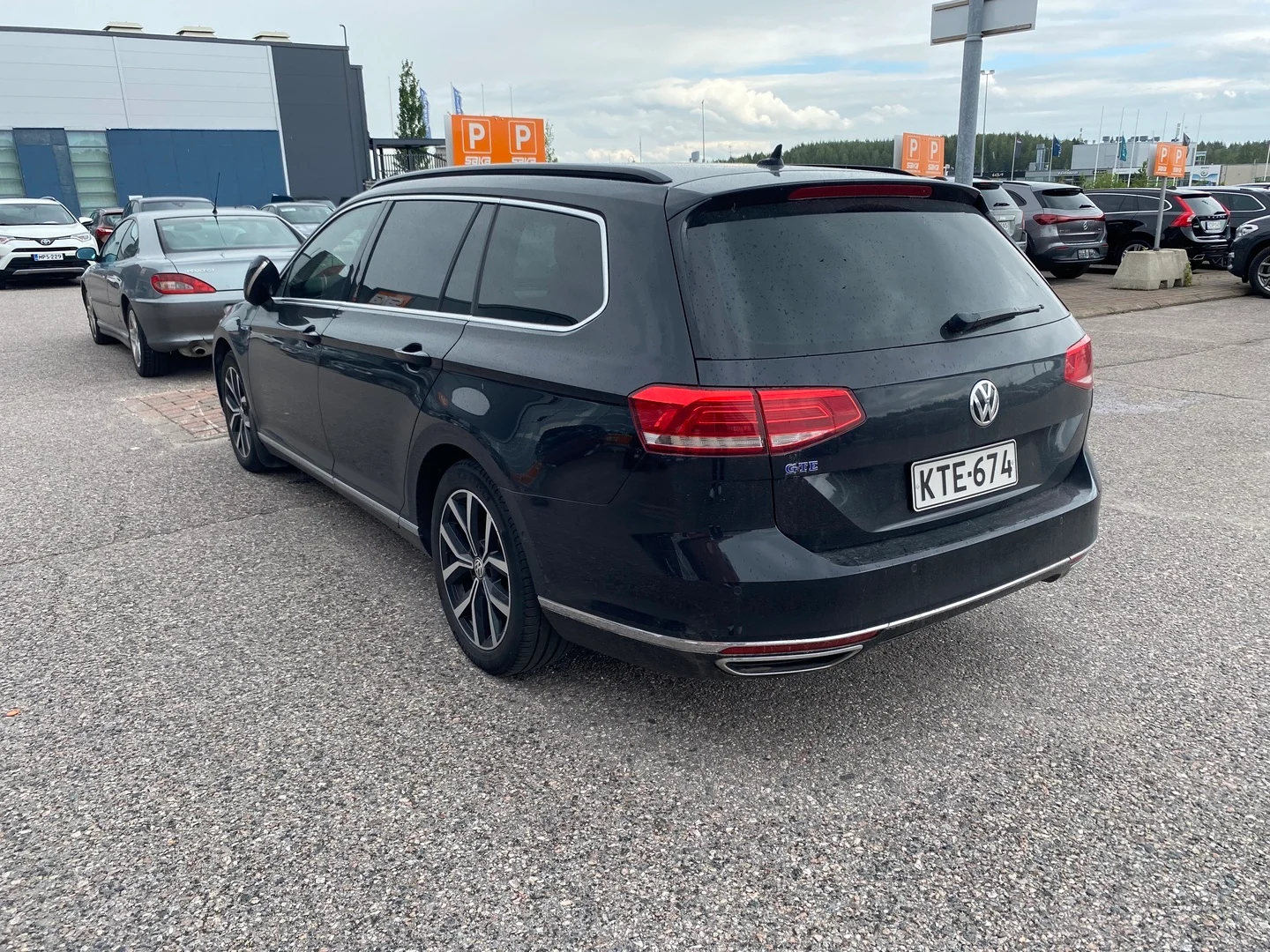 Car Image - zWCTa2t8R8PMMeJ0z7C75