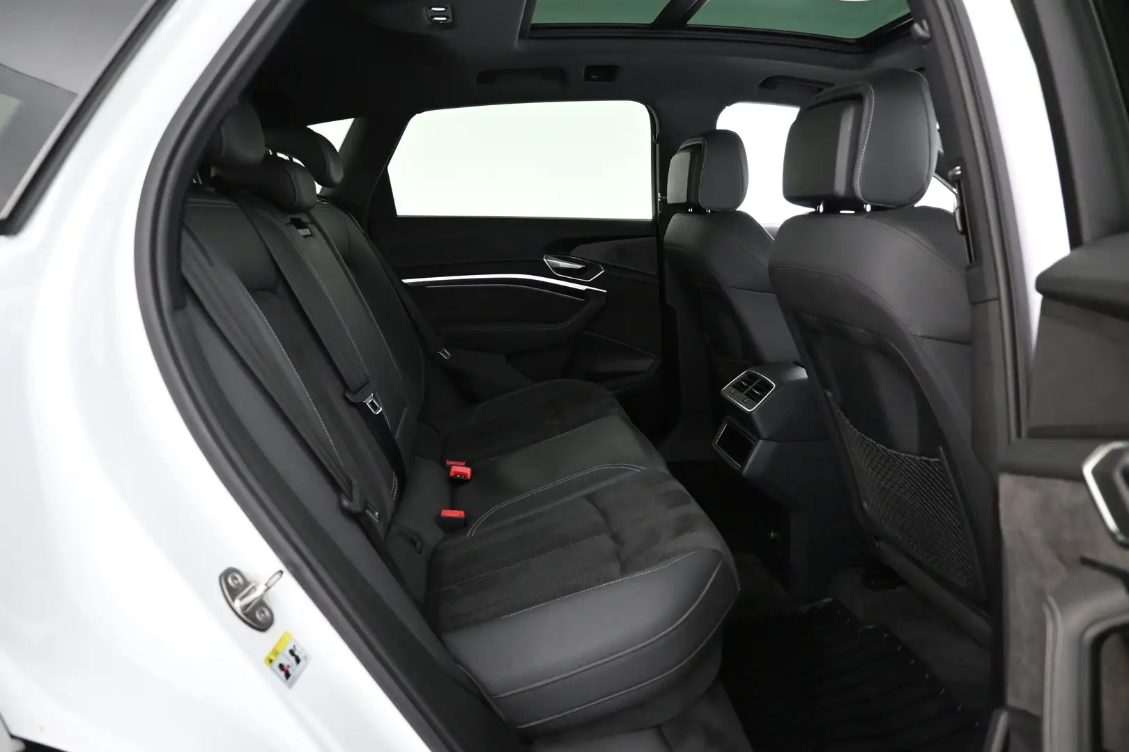 Car Image - 2Vhv4TxSLJLpx4kFKMtuMn
