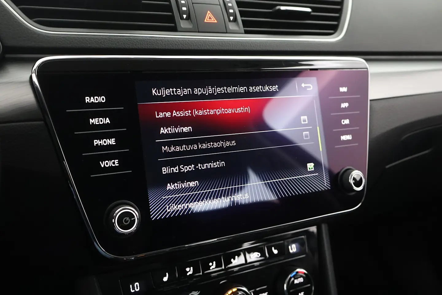 Car Image - 3rhj9ttfv7XUEbrP2QINiC