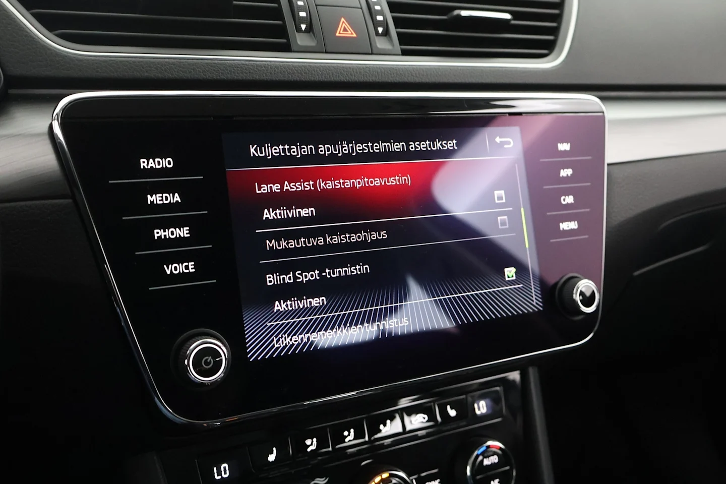 Car Image - 3rhj9ttfv7XUEbrP2QINiC