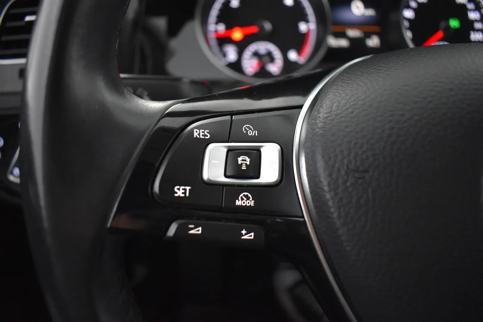 Car Image - 4ga8Bj7My1T8bfjv20IA2F
