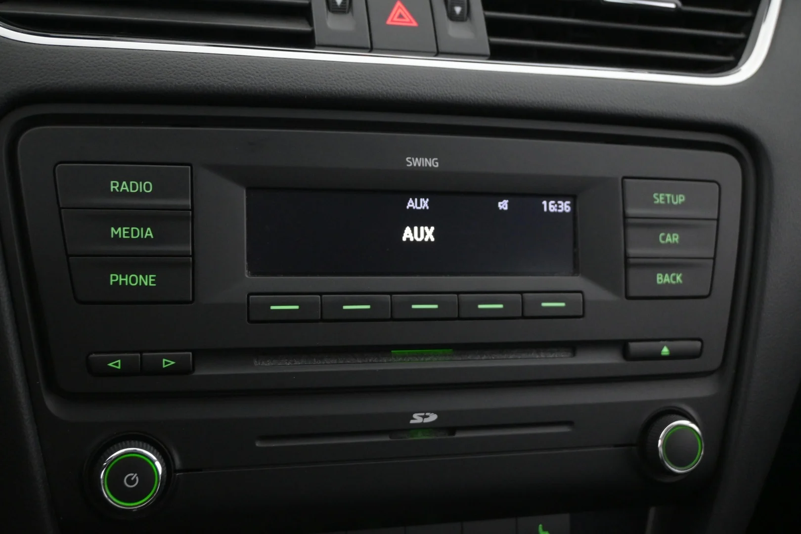 Car Image - 3pB152dZ9HEXegbXaX8Q10