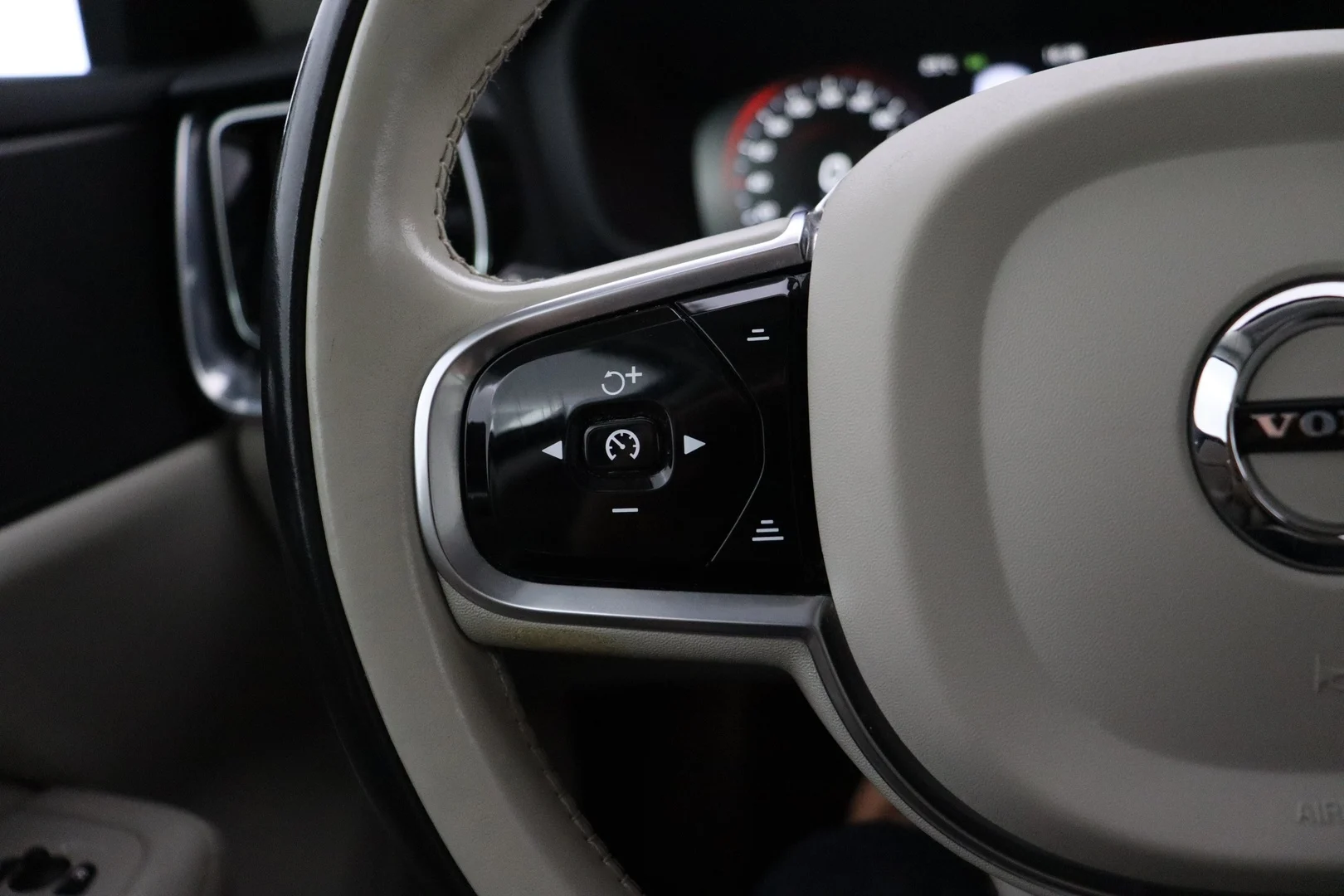 Car Image - 1RB94MmZXMrnZAOmj5n8co