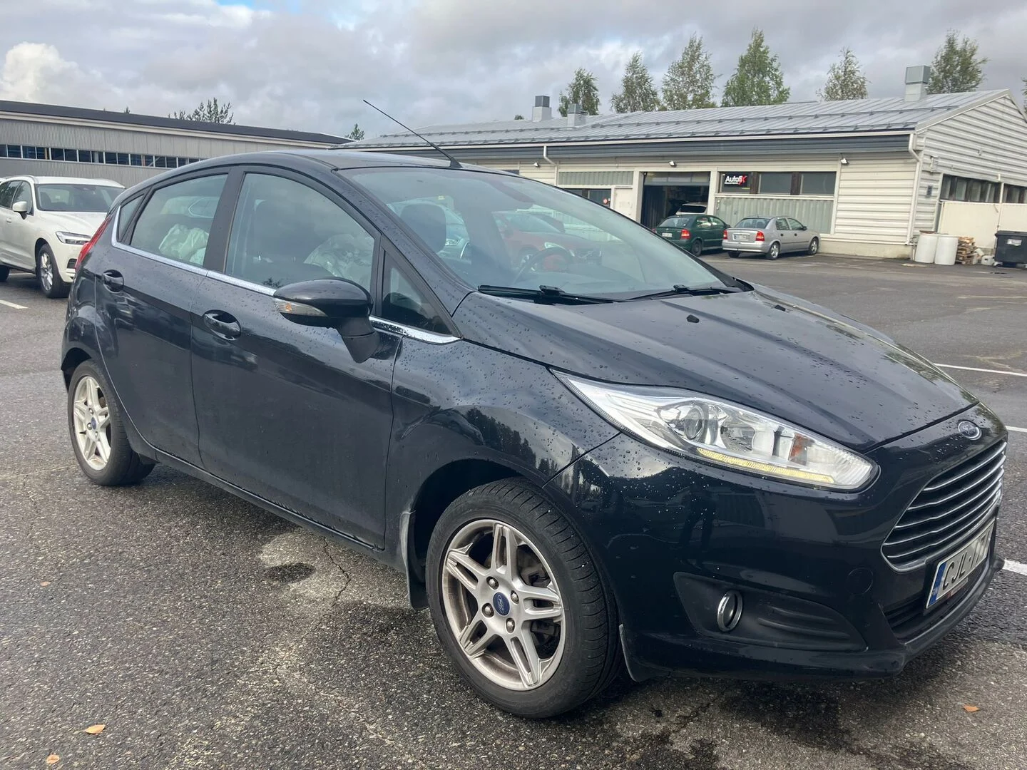 Car Image - 266OPKawVm8BjC6jqQ5l97