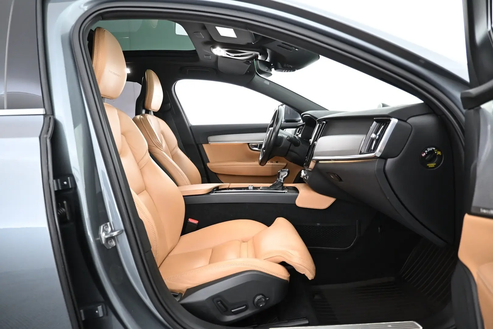 Car Image - 2kLJpdTRPefS0qQVbxAGRg